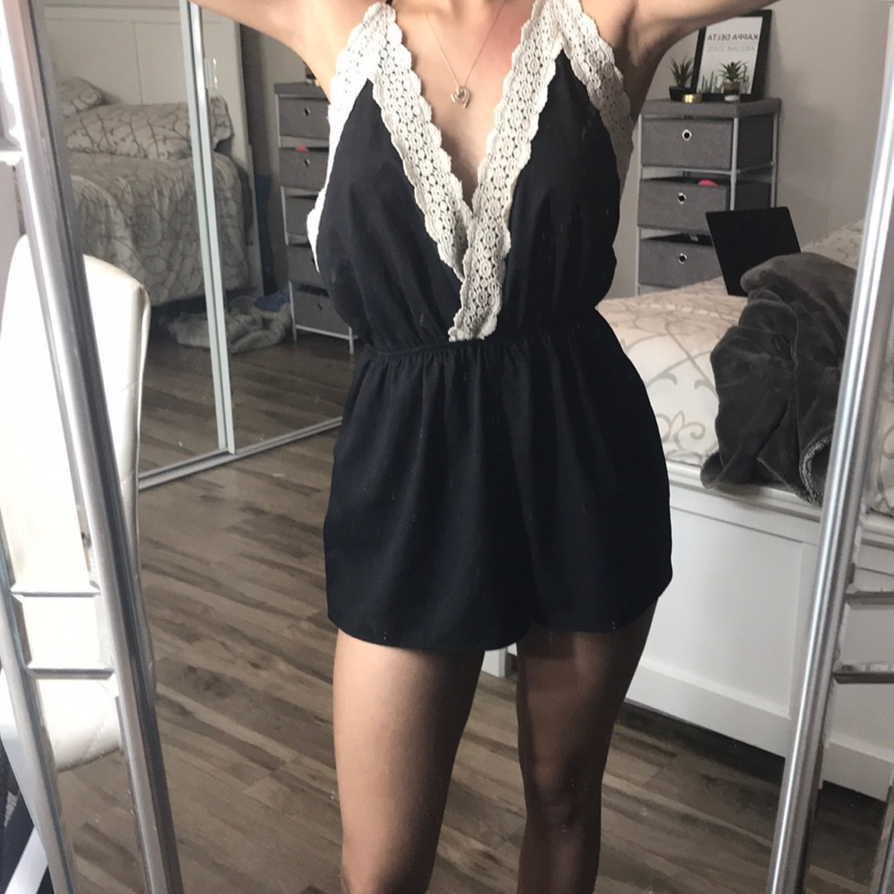 Black laced romper - Picture 4 of 4